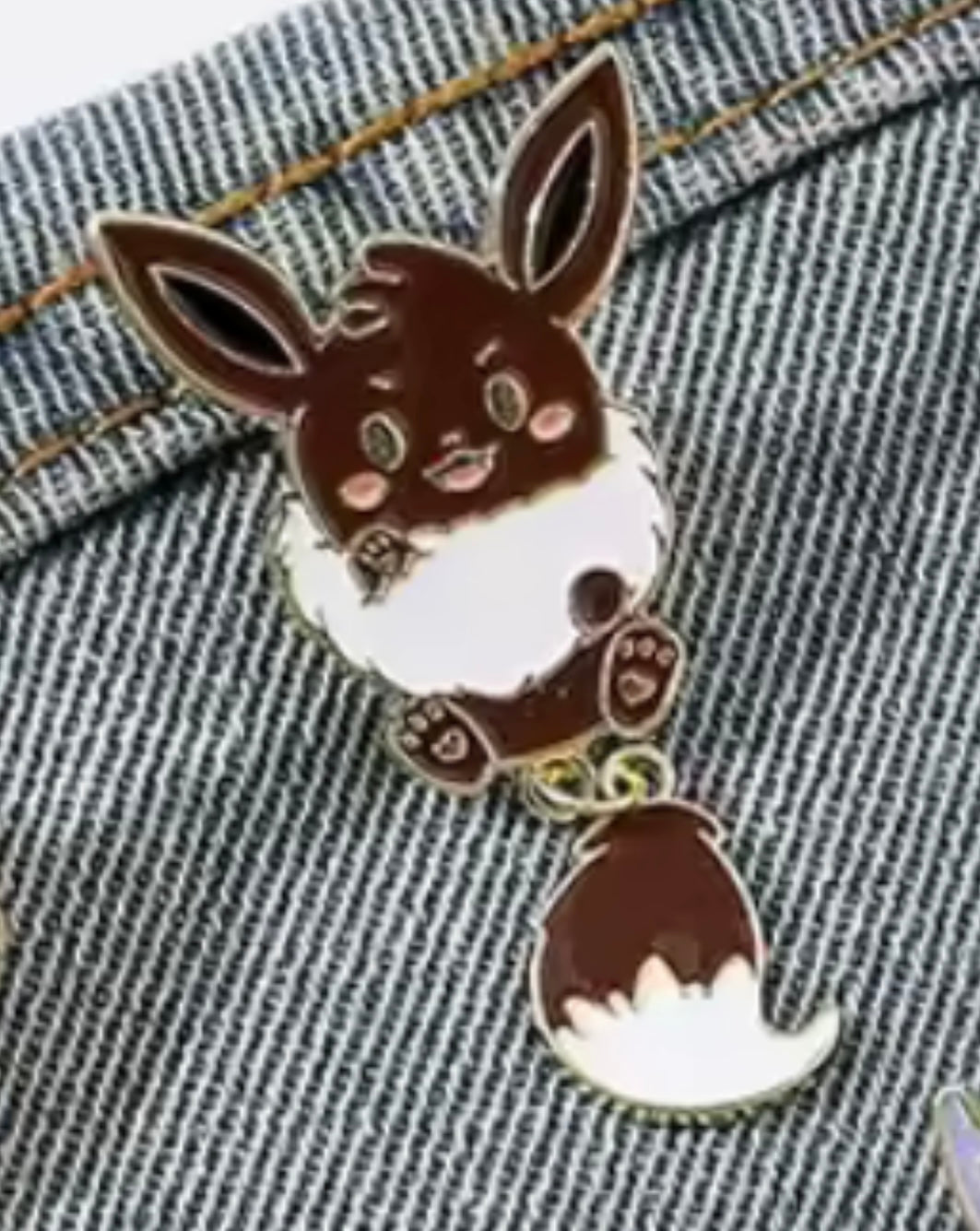Eevee Dangling Tail Pin Badge