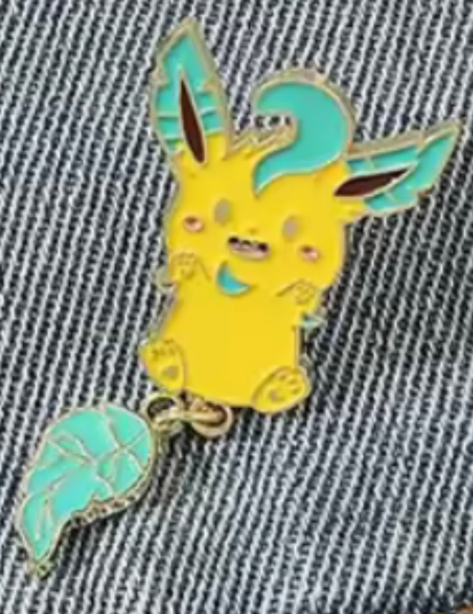 Leafeon Dangling Tail Pin Badge